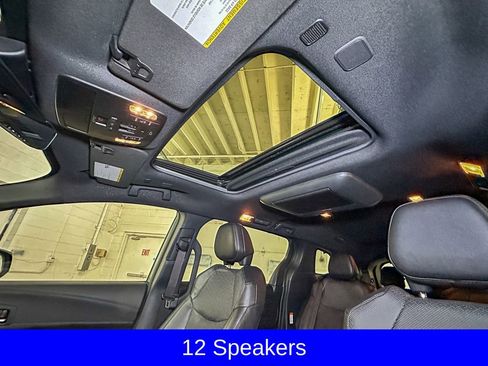 Used 2026 Toyota Sienna Platinum AWD/4WD image 4
