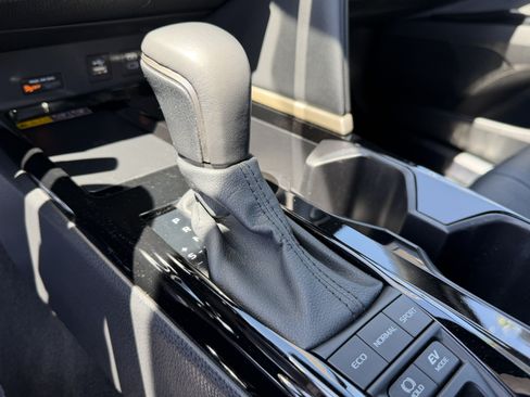 Used 2025 Toyota Camry XSE FWD image 23
