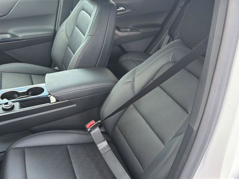 New 2027 Chevrolet Equinox LT w/ Convenience Package II FWD image 29