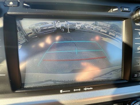 Used 2019 Toyota Highlander XLE image 15