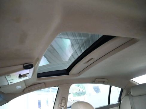 Used 2005 Nissan Maxima 3.5 SL w/ (T05) Navigation System Pkg image 16