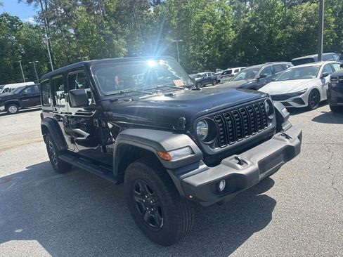 Used 2025 Jeep Wrangler Unlimited Sport AWD/4WD image 3