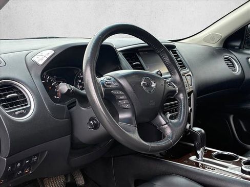 Used 2016 Nissan Pathfinder Platinum w/ Cargo Package image 12