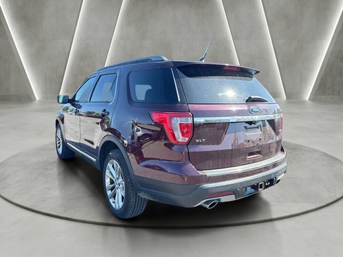 Used 2018 Ford Explorer XLT w/ Equipment Group 202A AWD/4WD image 5