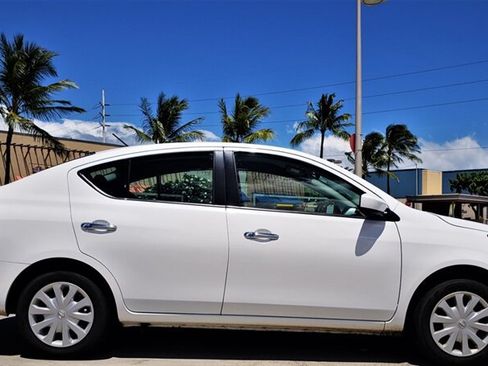 Used 2018 Nissan Versa SV FWD image 5