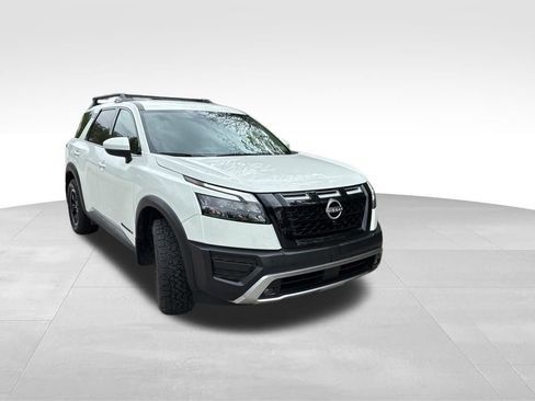 Used 2025 Nissan Pathfinder Rock Creek AWD/4WD image 19