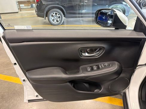 Certified 2026 Honda HR-V LX image 23