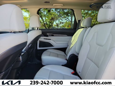 Used 2022 Kia Telluride SX FWD image 13