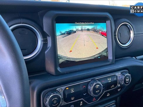 Used 2023 Jeep Wrangler Unlimited Sahara w/ Dual Top Group image 18