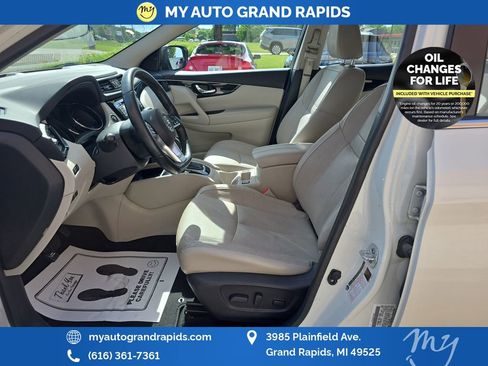Used 2017 Nissan Rogue Sport SL w/ SL Premium Package AWD/4WD image 9