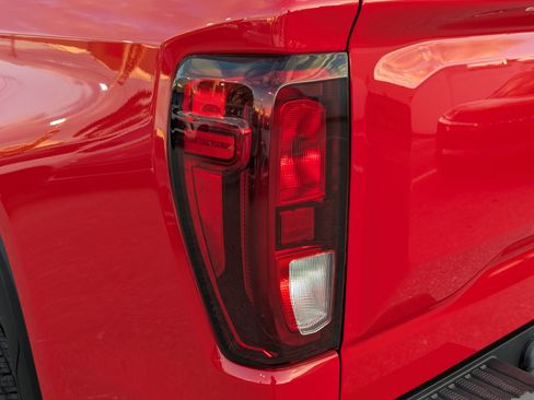 Certified 2023 GMC Sierra 1500 SLE image 10