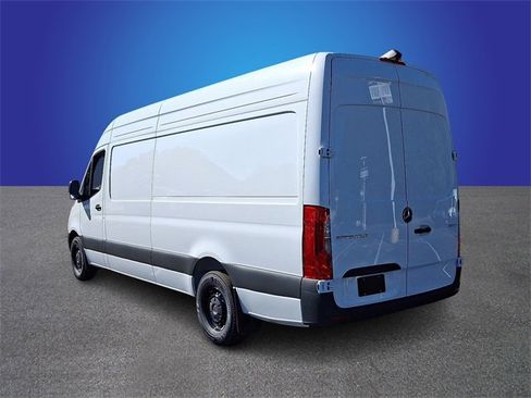Used 2025 Mercedes-Benz Sprinter 2500 image 6