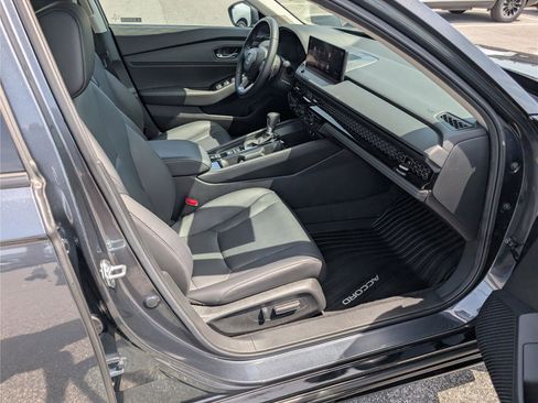 Used 2024 Honda Accord Touring image 10