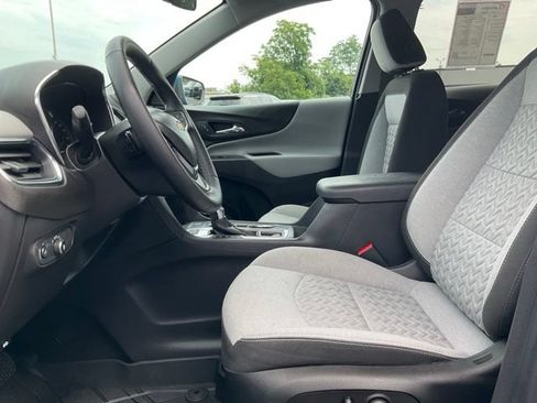 Used 2024 Chevrolet Equinox LT AWD/4WD image 2