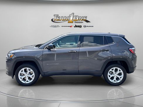 Used 2024 Jeep Compass Sport AWD/4WD image 5