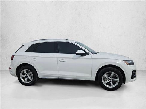 Used 2023 Audi Q5 2.0T Premium w/ Convenience Package image 4