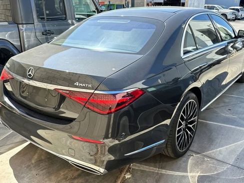 Used 2022 Mercedes-Benz S 500 4MATIC image 4