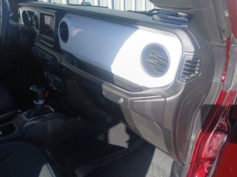 Used 2021 Jeep Wrangler Unlimited Islander image 10