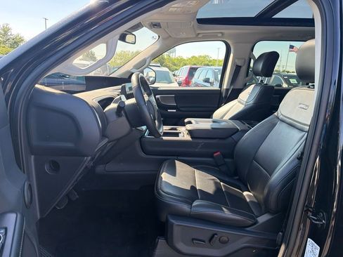 Used 2025 Ford Expedition Platinum AWD/4WD image 8
