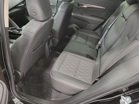 Used 2023 Buick Envision Avenir image 22