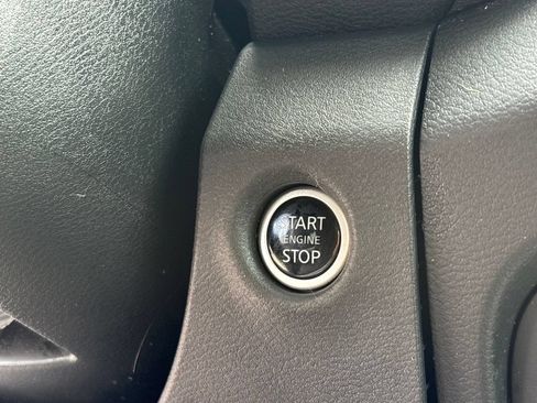 Used 2023 Nissan Frontier SV w/ Tow Package RWD image 16