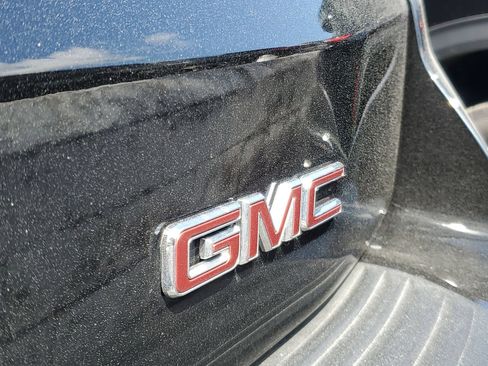 Used 2025 GMC Yukon XL Denali RWD image 7