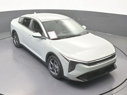 Used 2025 Kia K4 FWD image 51