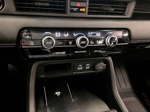 Used 2023 Honda Pilot TrailSport image 26