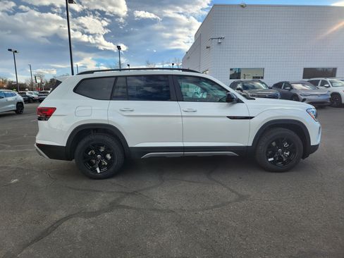 New 2026 Volkswagen Atlas Peak Edition AWD/4WD image 8