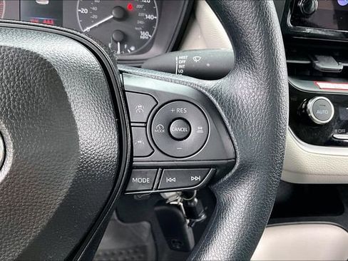 Used 2025 Toyota Corolla LE image 11