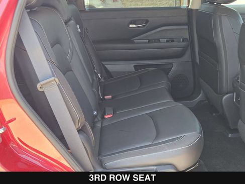 Used 2023 Nissan Pathfinder SL w/ Black Appearance Package FWD image 29