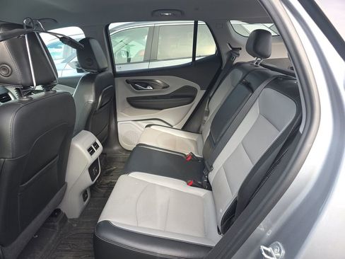 Used 2023 GMC Terrain SLT w/ Infotainment Package II image 5