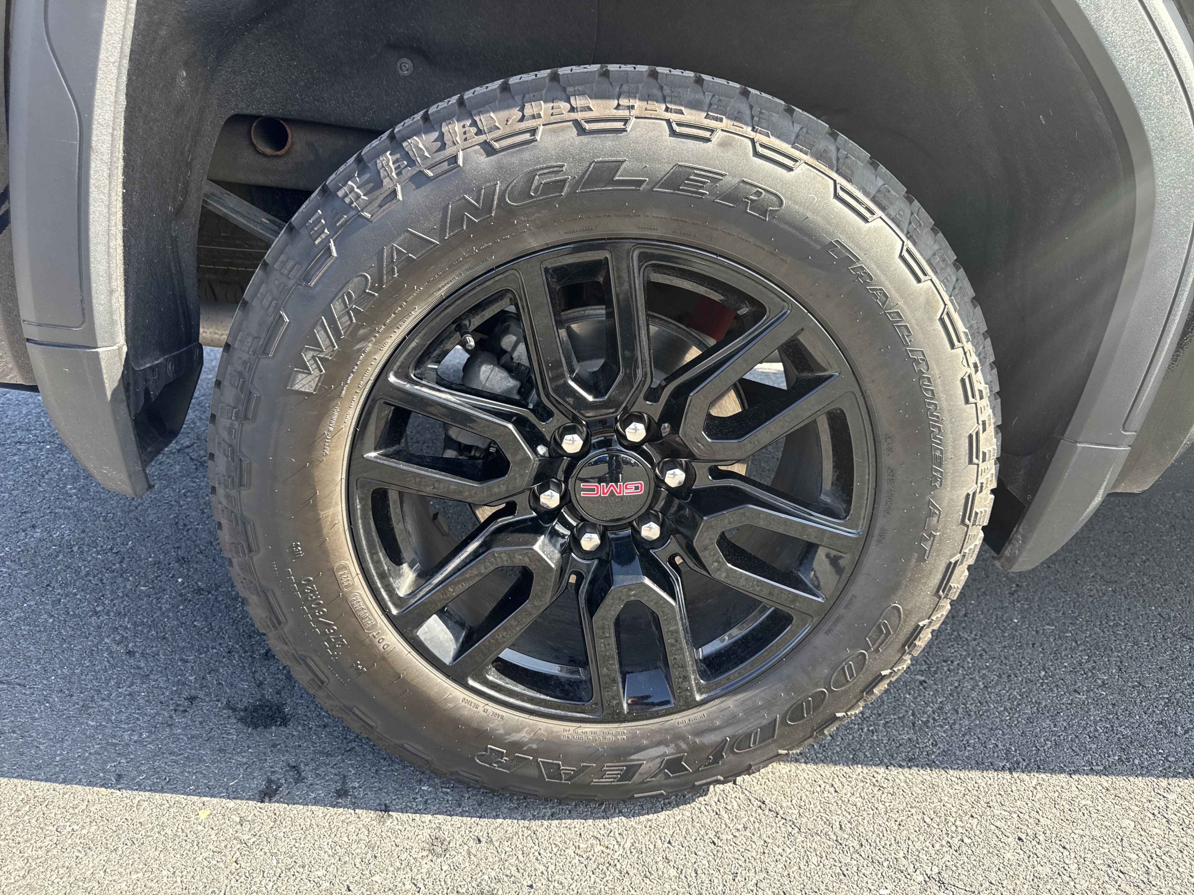 Used 2025 GMC Sierra 1500 Elevation w/ X31 Off-Road Package AWD/4WD image 41