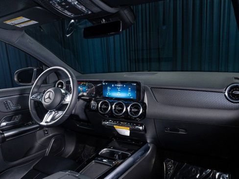 New 2025 Mercedes-Benz GLA 250 image 4