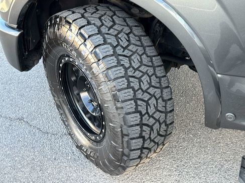 Used 2016 Ford F150 Platinum w/ Equipment Group 701A Luxury image 8