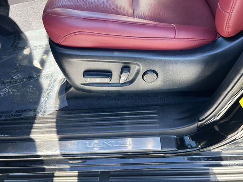 Used 2023 Lexus GX 460 Premium w/ Premium Package image 14