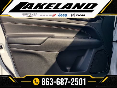 Used 2022 Jeep Compass Latitude FWD image 15
