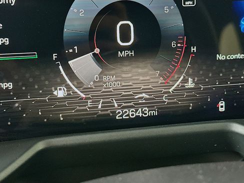 Used 2025 GMC Acadia Elevation image 19