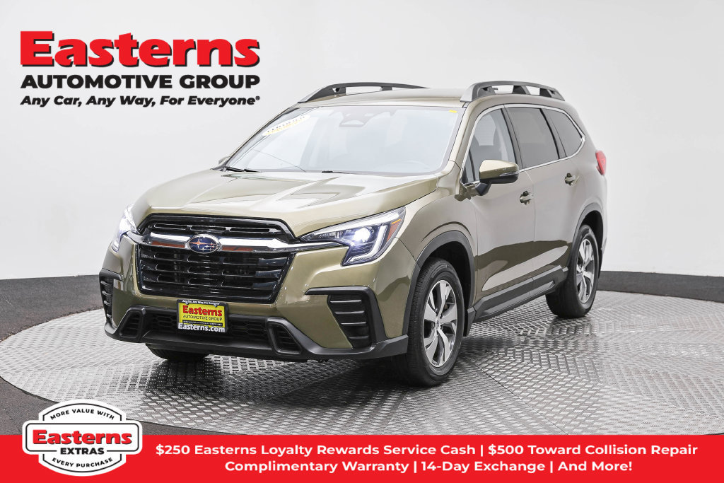 Used 2023 Subaru Ascent Premium w/ Convenience Package AWD/4WD image 1