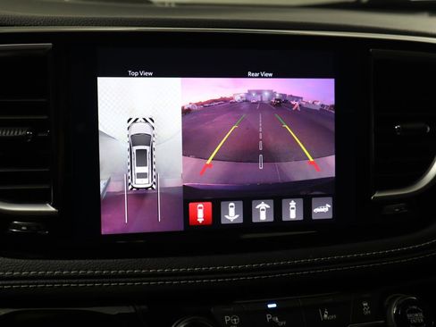 Used 2022 Chrysler Pacifica Limited w/ S Appearance Package image 15