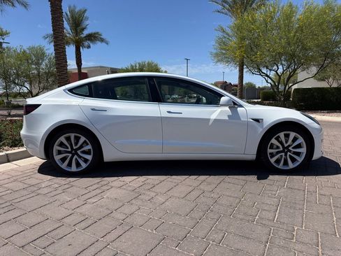 Used 2020 Tesla Model 3 Standard Range RWD image 2