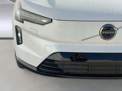 New 2025 Volvo EX90 Plus image 11