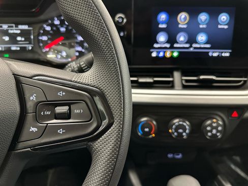 Used 2026 Chevrolet Trax LS image 31