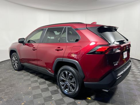 Used 2023 Toyota RAV4 XLE Premium AWD/4WD image 6