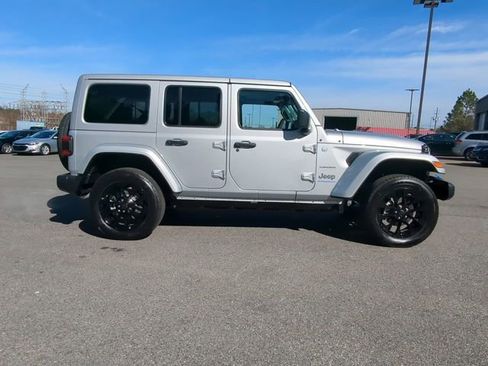 New 2024 Jeep Wrangler Unlimited Sahara w/ Technology Group AWD/4WD image 3