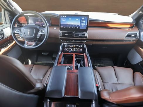 Used 2024 Lincoln Navigator Reserve AWD/4WD image 25