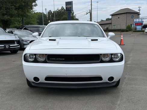 Used 2013 Dodge Challenger SXT RWD image 3