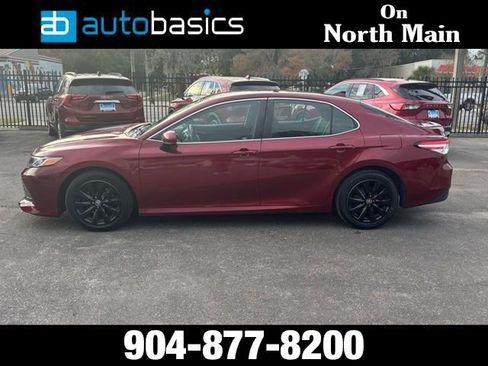 Used 2020 Toyota Camry LE image 2