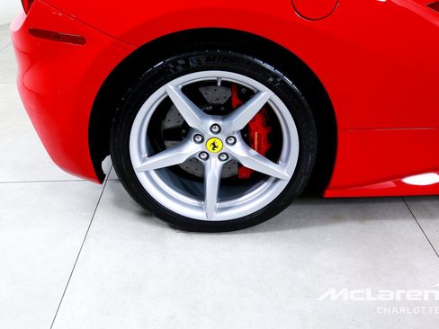 Used 2018 Ferrari 488 GTB RWD image 28