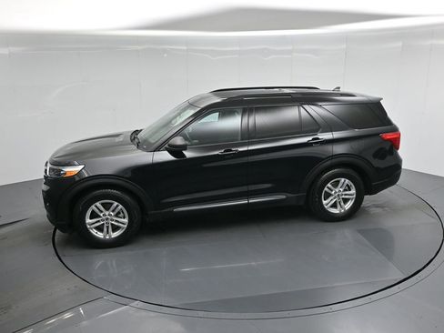 Certified 2022 Ford Explorer XLT image 46